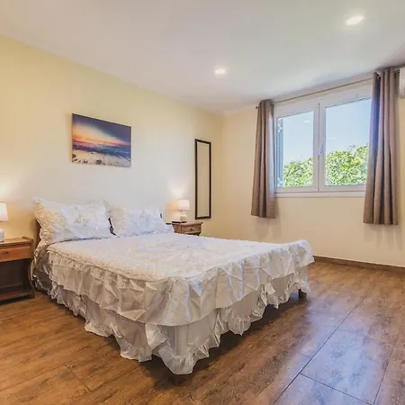 Tatil Evi Angels' Home- Modern & Comfy, Fully Equipped 3bd Dhrépanos