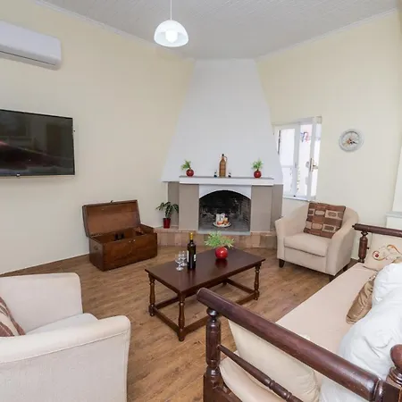 Σπίτι διακοπών Angels' Home- Modern & Comfy, Fully Equipped 3bd Δράπανος