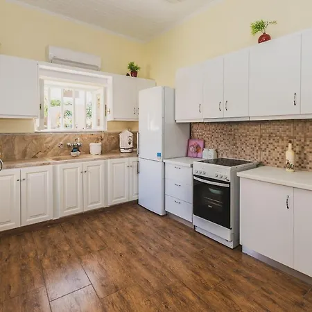 Angels' Home- Modern & Comfy, Fully Equipped 3bd Δράπανος